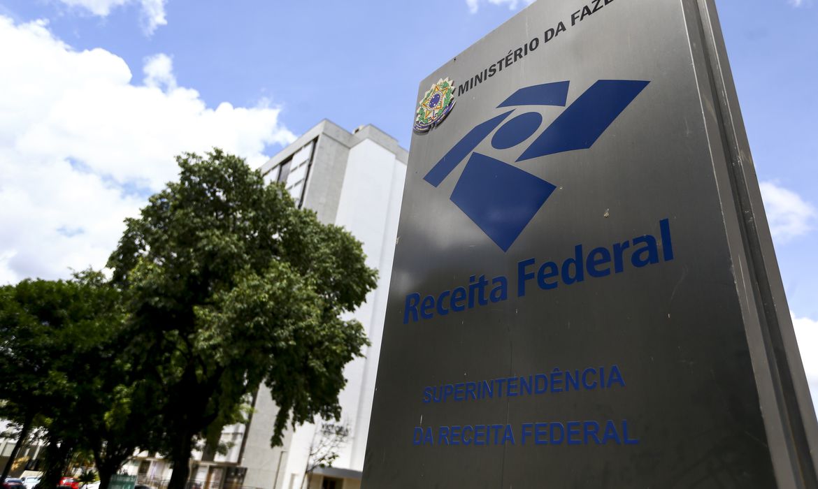 Receita alerta para falsas cobranças com nome e CPF do contribuinte
